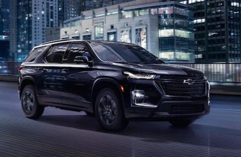 2023 Chevy Traverse Midnight Edition 768x500_oem.jpg