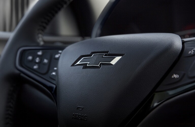 2022 Chevy Equinox steering wheel close up_o.jpg 2022 Chevy Equinox steering wheel close up