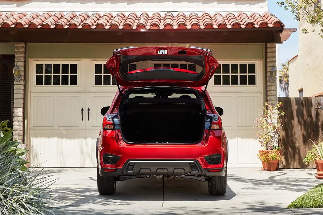 banner_2020_outlander_sport_parking.jpg