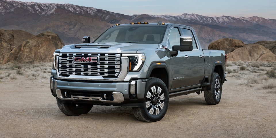 my24-sierra-hd-denali-exterior-1-denali-front-1920x960-24PGSRHD00380-desktop.jpg