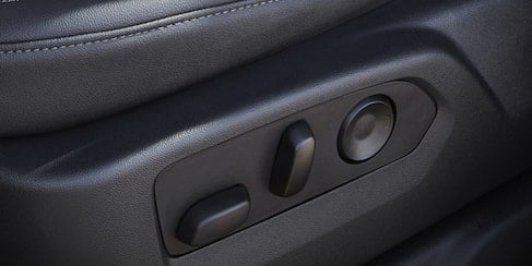 my24-sierra-hd-mov-interior-ft3-1920x960-24PGSRHD00405-desktop.jpg
