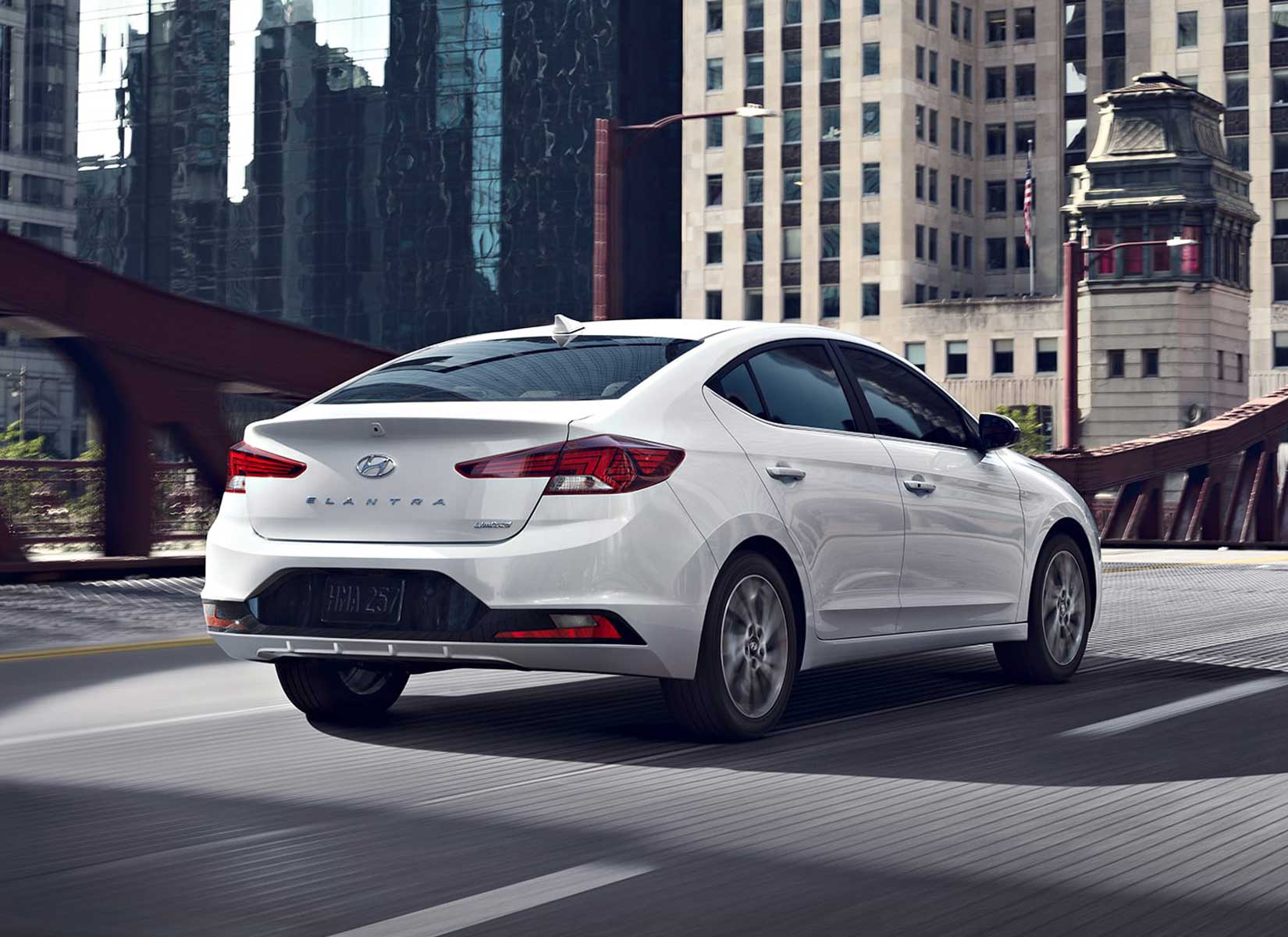 2020 Hyundai Elantra Performance Features