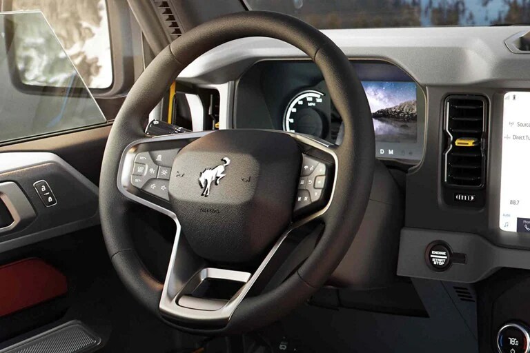 21_FRD_BRONCO_LeatherWarppedWheel_Gear.png