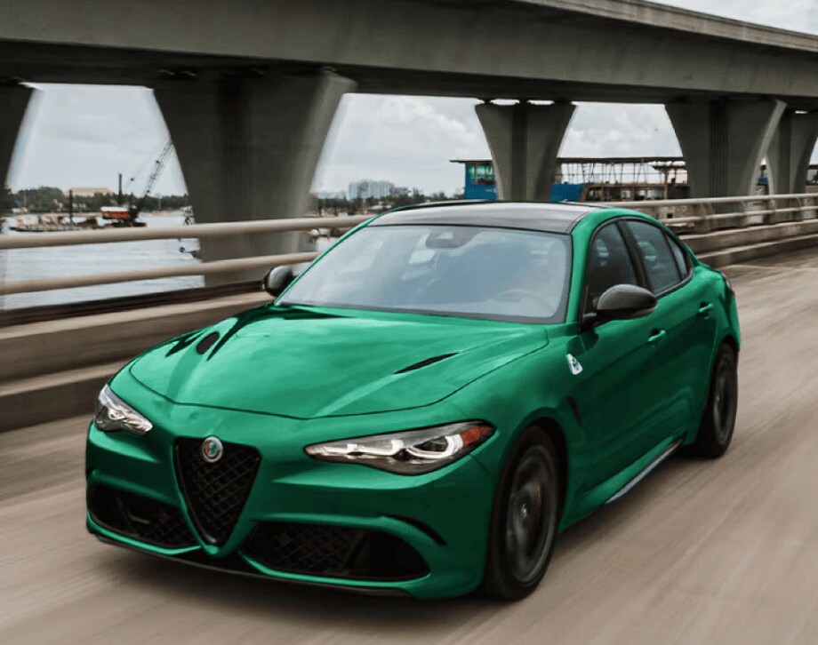 2024_Alfa_Romeo_Giulia_green_exterior.PNG