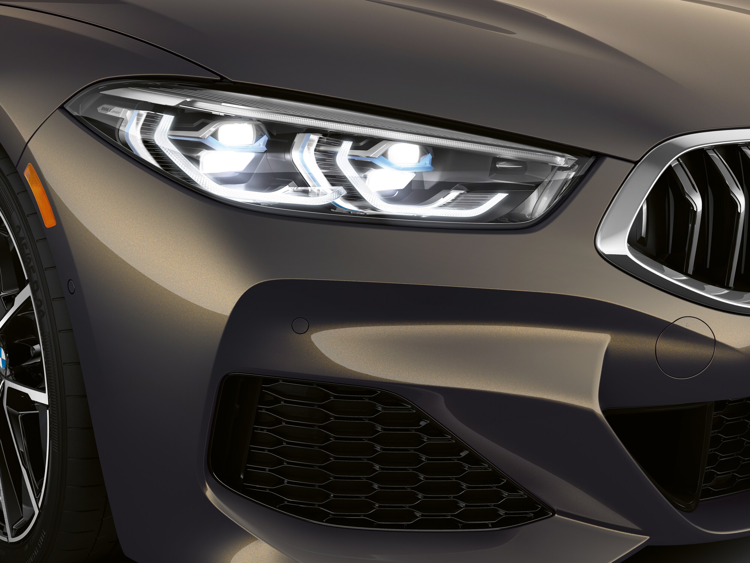 BMW-MY19-8Series-Convertible-Overview-Technology-03-A0256122.jpg BMW 8 Series Headlight