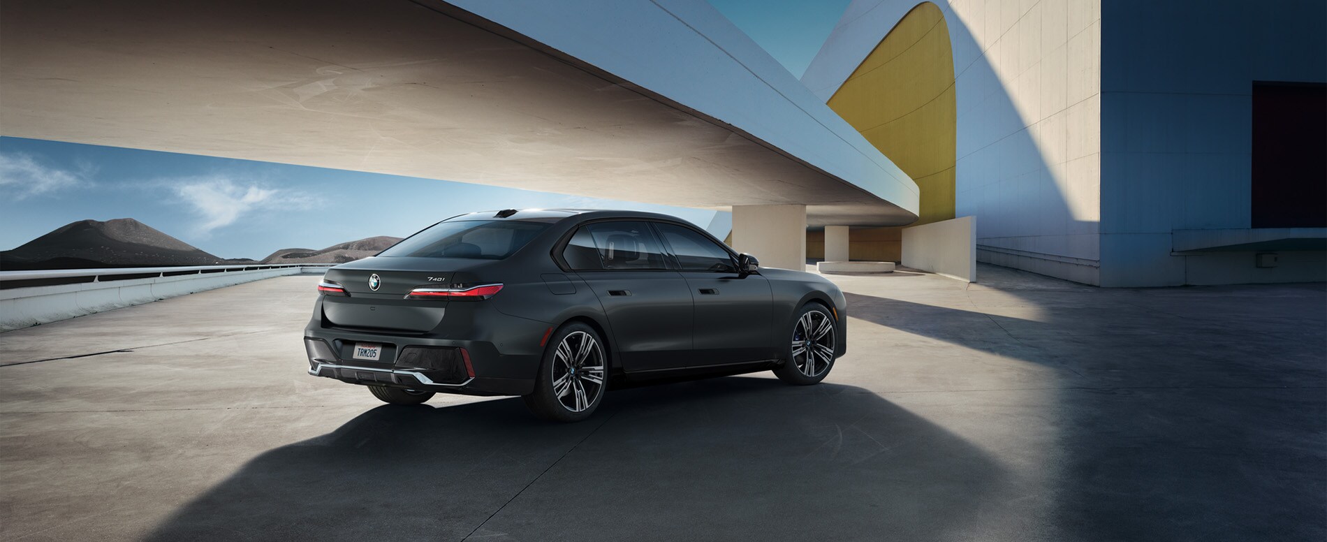 7 Series Rear Header.jpg
