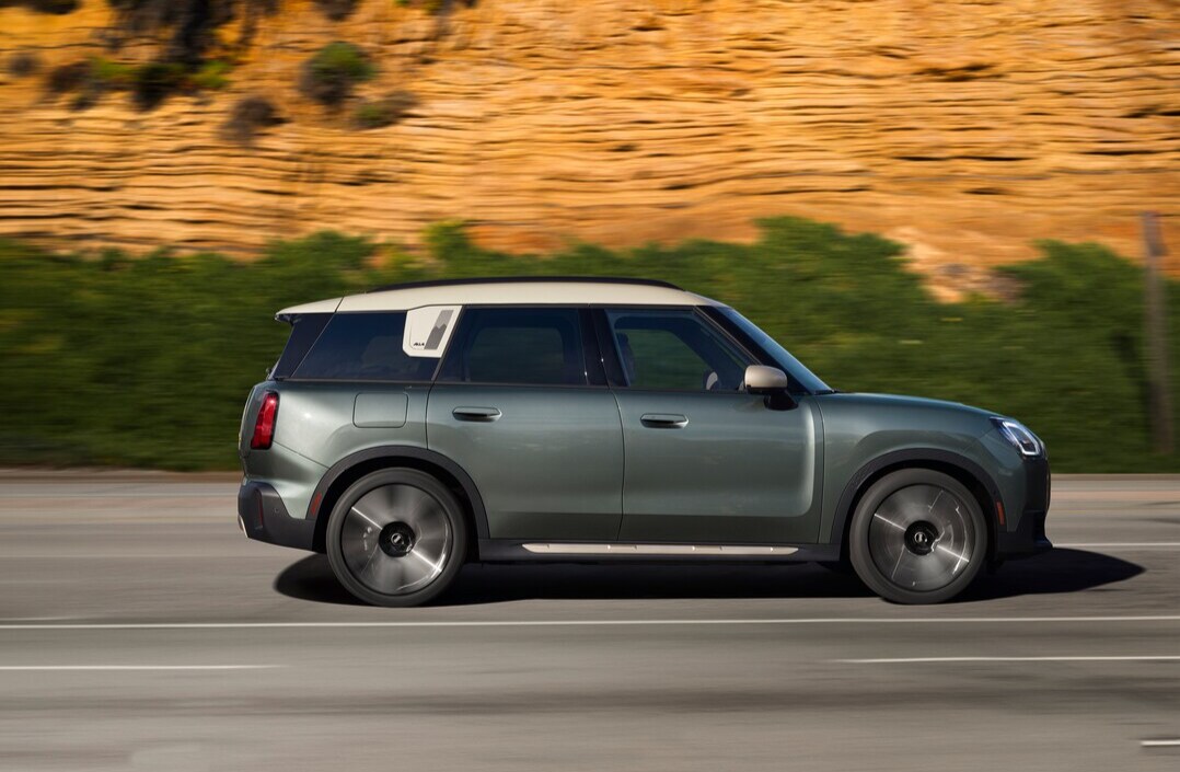 Exterior Features and Design 2026 MINI Countryman Profile view