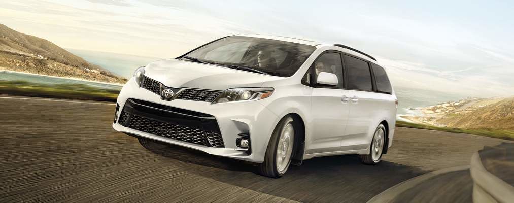 toyota-2020-sienna-se-technology-package-alpine-white-tile-l.jpg