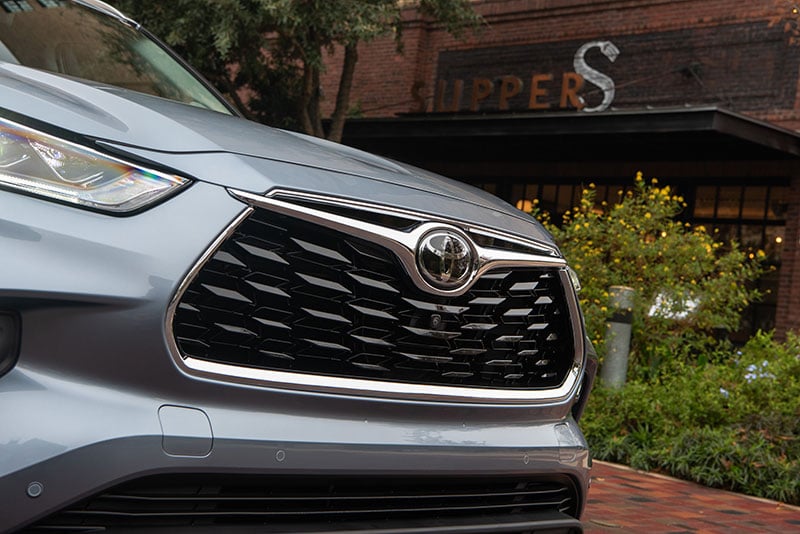 2020_Toyota_Highlander_Platinum_AWD_Moon-Dust_066.jpg