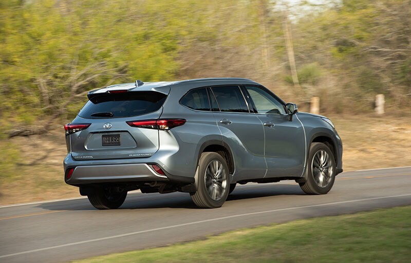 2020_Toyota_Highlander_Platinum_AWD_Moon-Dust_051.jpg