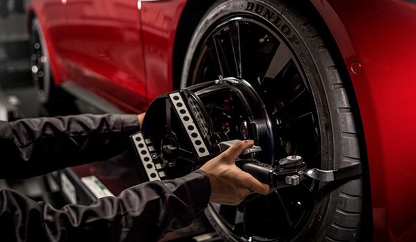 4 wheel alignment jaguar mechanic, jaguar service