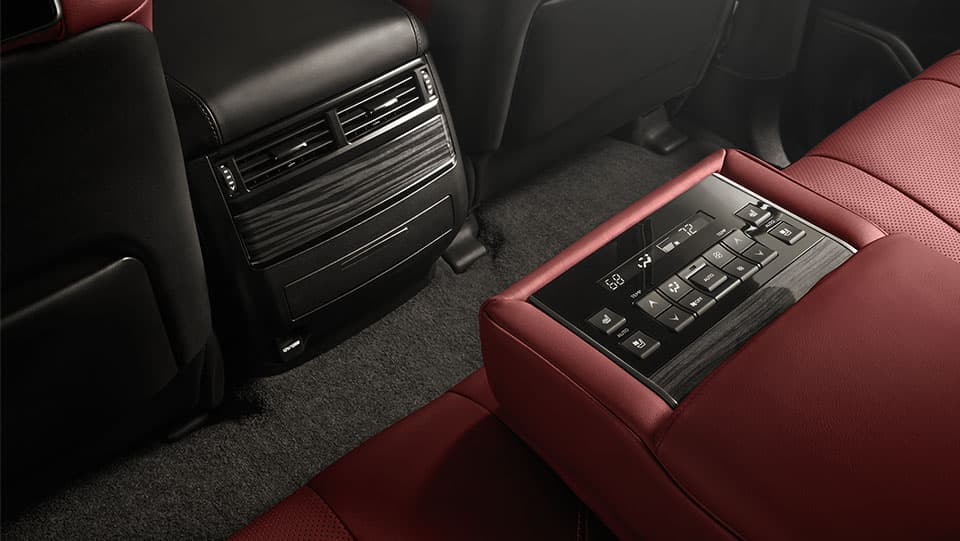 Lexus-LX-cabernet-interior-gallery-thumbnail-mobile-960x541-LEX-LXG-MY16-0012-02_M75
