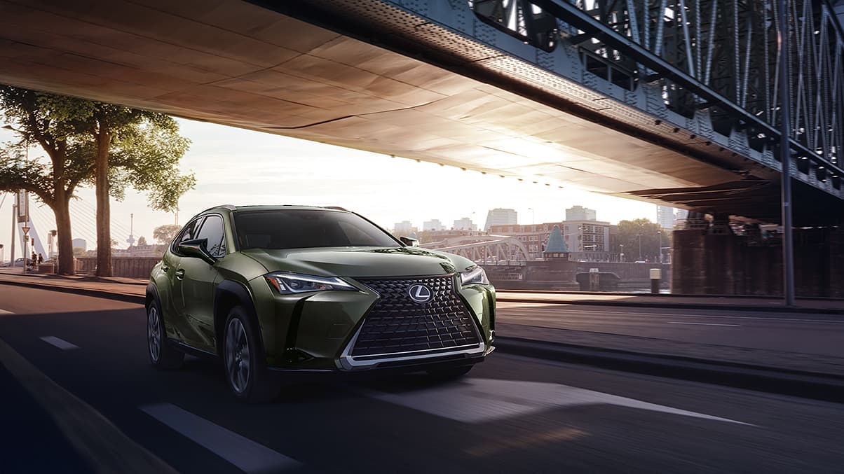 Lexus-UX-nori-green-gallery-overlay-1204x677-LEX-UXG-MY19-0132-1_M75