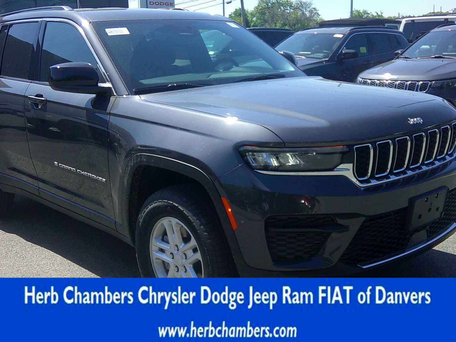 2024 Jeep Grand Cherokee LAREDO 4X4