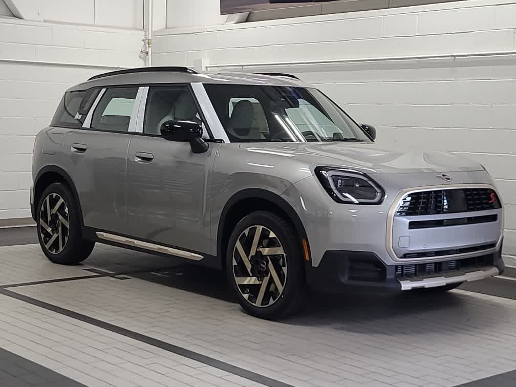 2025 MINI Countryman Signature Plus