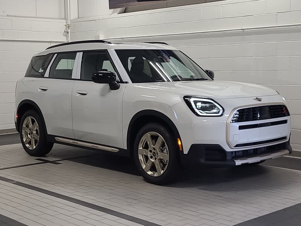 2025 MINI Countryman Signature Plus