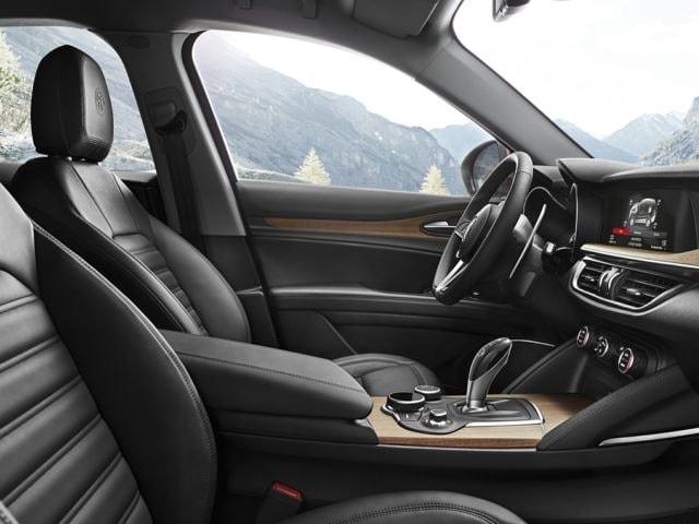 2018 Alfa Romeo Stelvio interior 2018 Alfa Romeo Stelvio interior