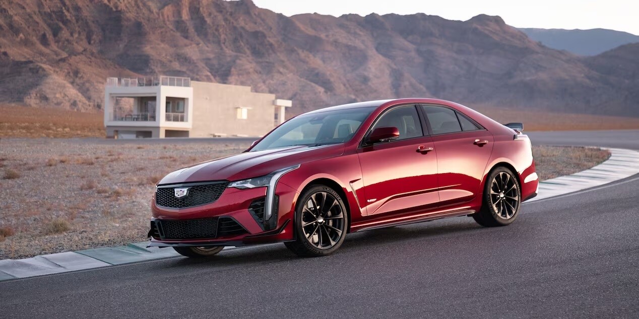 2023 Cadillac CT4-V Key Features near Naperville, IL