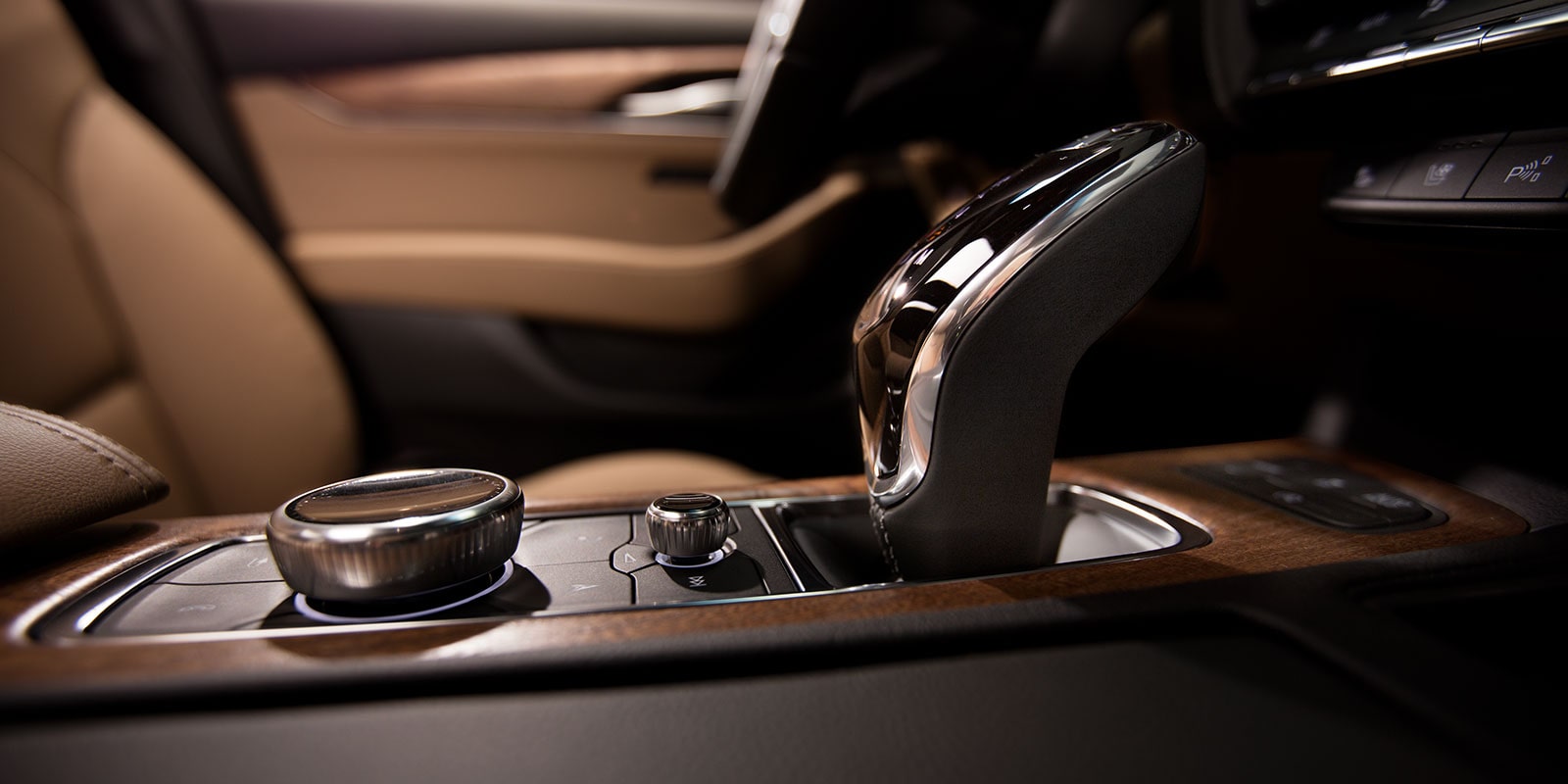 my23-ct5-gallery-modal-interior-transmission.jpg