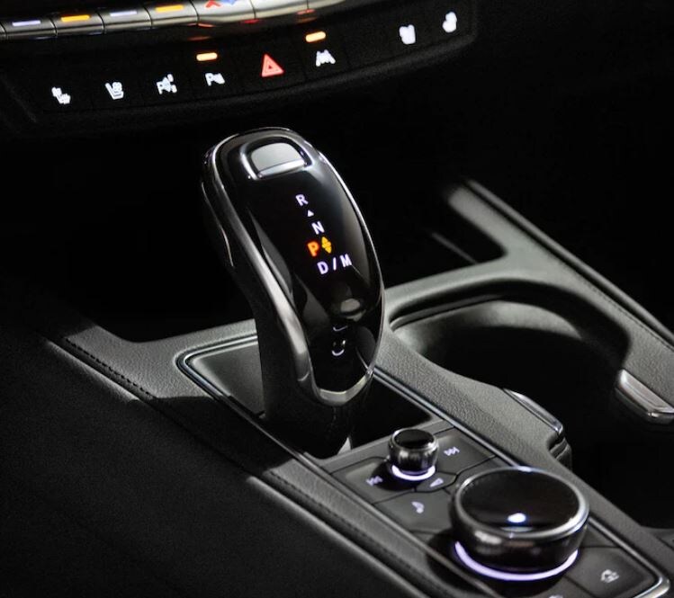 Controls in the 2022 Cadillac XT4