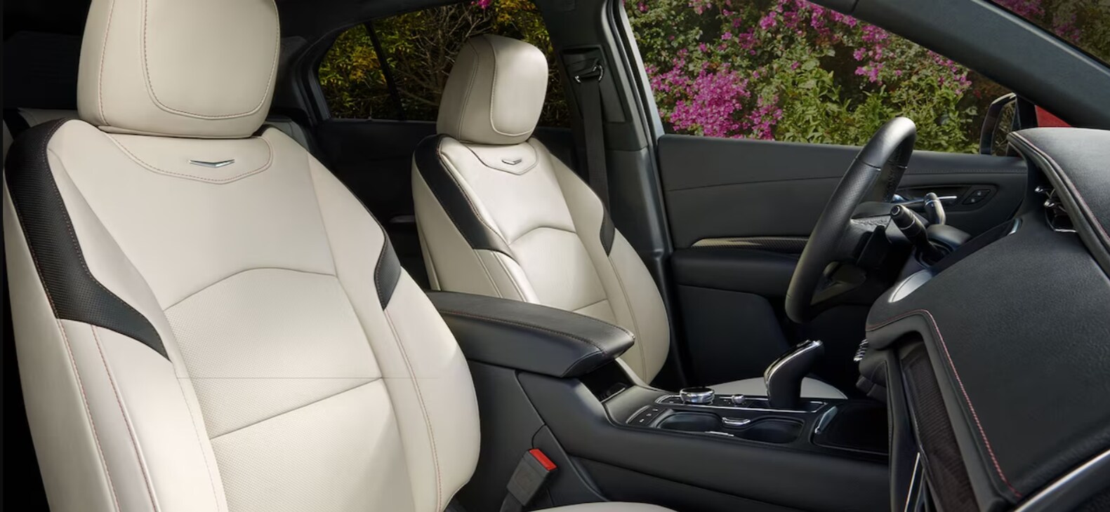 my23-xt4-gallery-modal-interior-front-seats-jpg-1268×634-.png