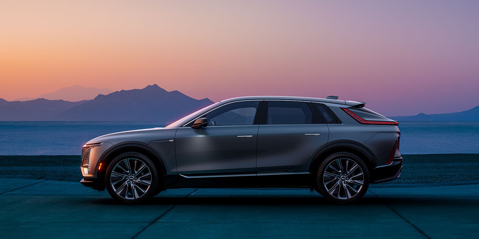 2023 Cadillac LYRIQ First Look near Elmhurst, IL