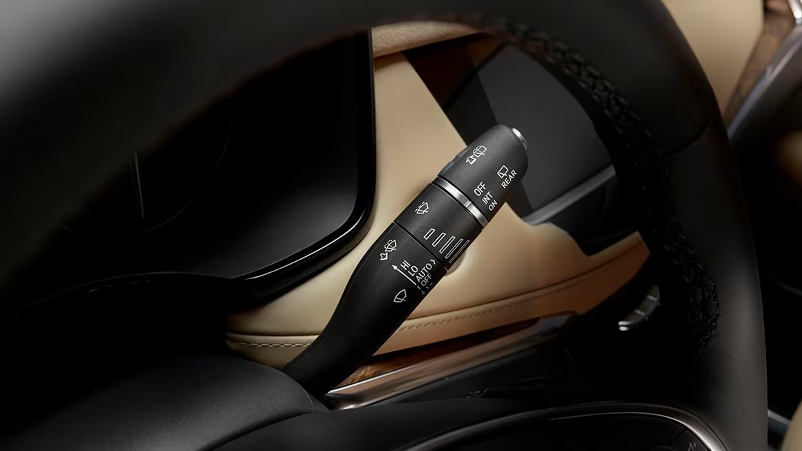 2023 Cadillac XT5 Driver Controls