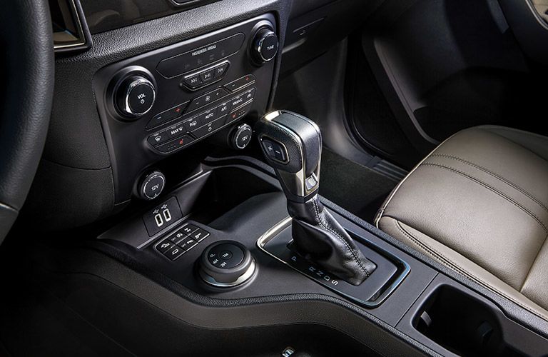 2021-Ford-Ranger-interior-B-3_o.jpg