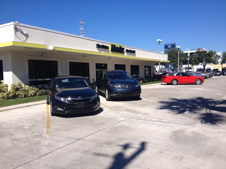 Hertz Palm Beach.jpg