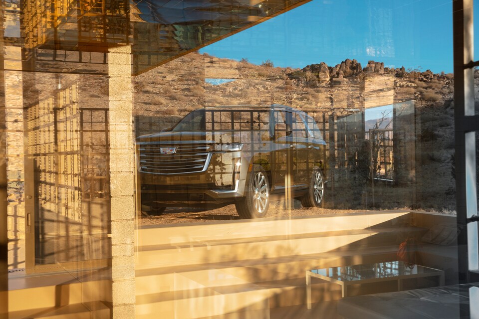 2021-Cadillac-Escalade-PremiumLuxuryPlatinum-SUV-L07.jpeg