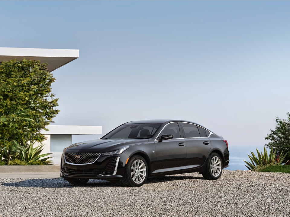 https://pictures.dealer.com/h/hillcadillacgm/1521/4caa2f99a76976c2b22882f4c585e232x.jpg