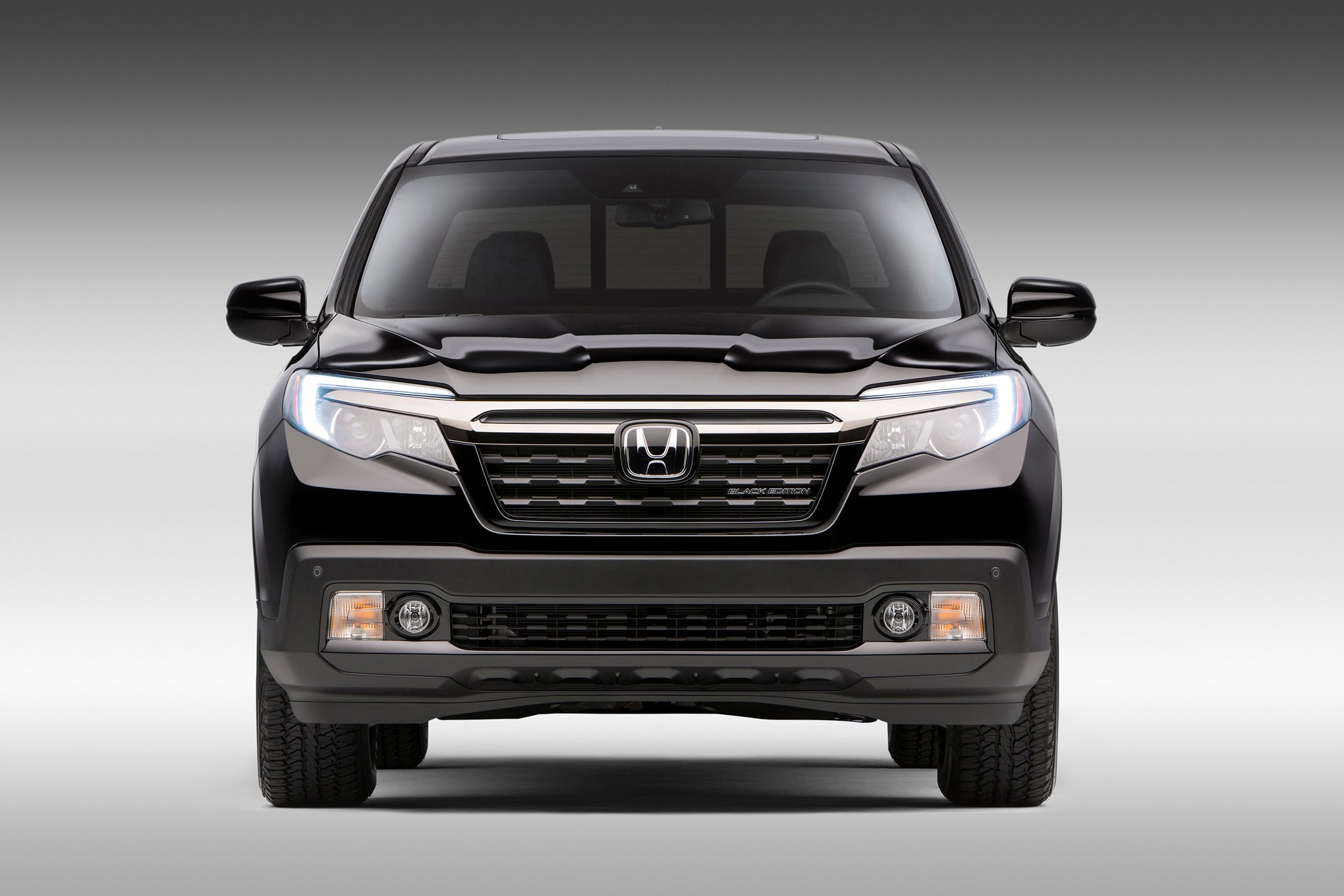 2017-Honda-Ridgeline-front-end.jpg