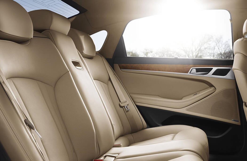 2017 Hyundai Genesis G80 Interior.jpg