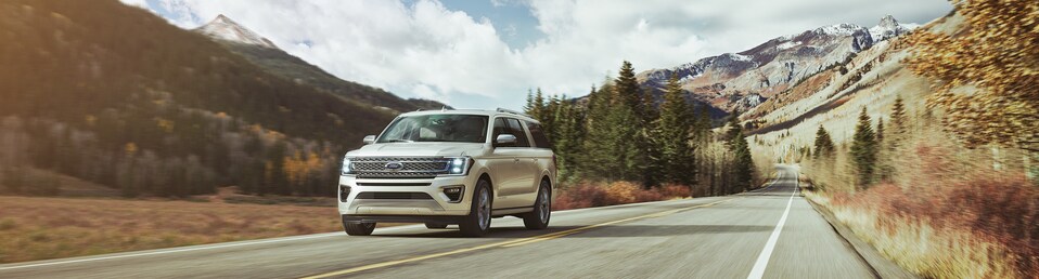 2018-Ford-Expedition-Platinum-SUV-L04.png
