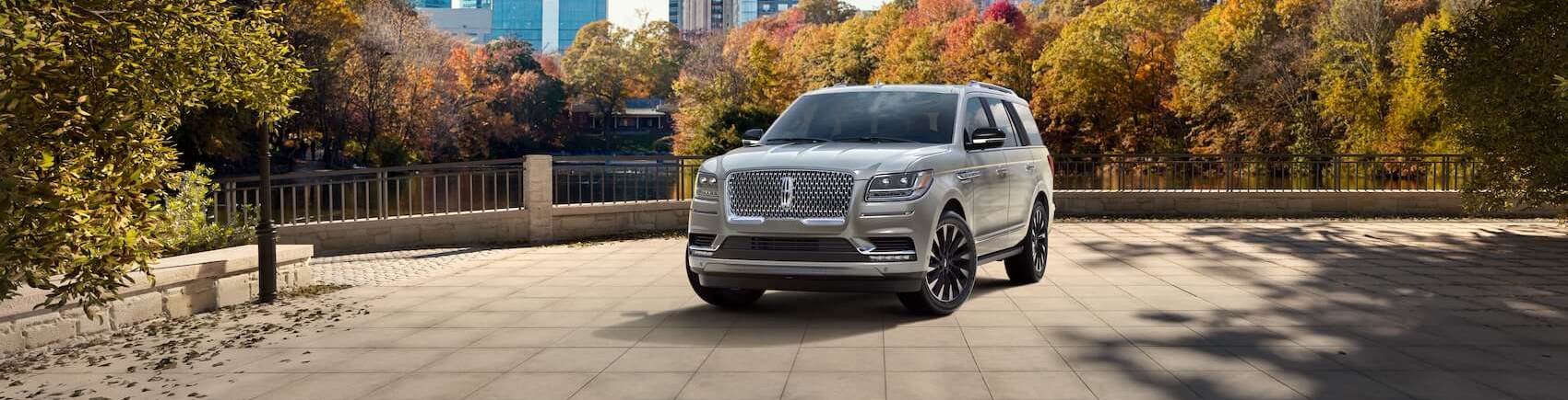Lincoln Navigator vs Chevy Tahoe