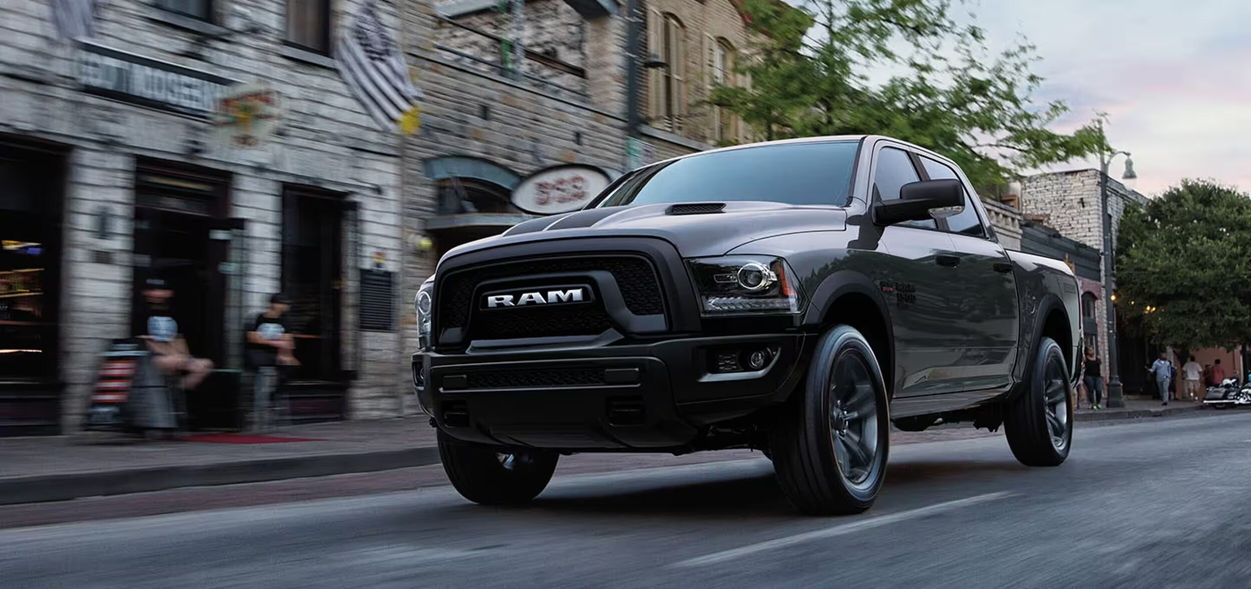 my24-ram-1500-classic-gallery.jpg