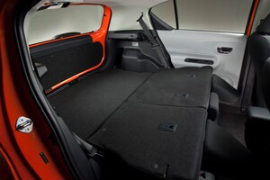 2013-toyota-prius-c-trunk.jpg