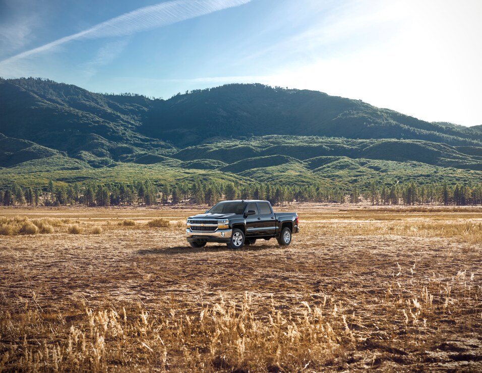 2018-Chevrolet-Silverado1500-LT-CrewCab-Truck-L01.png