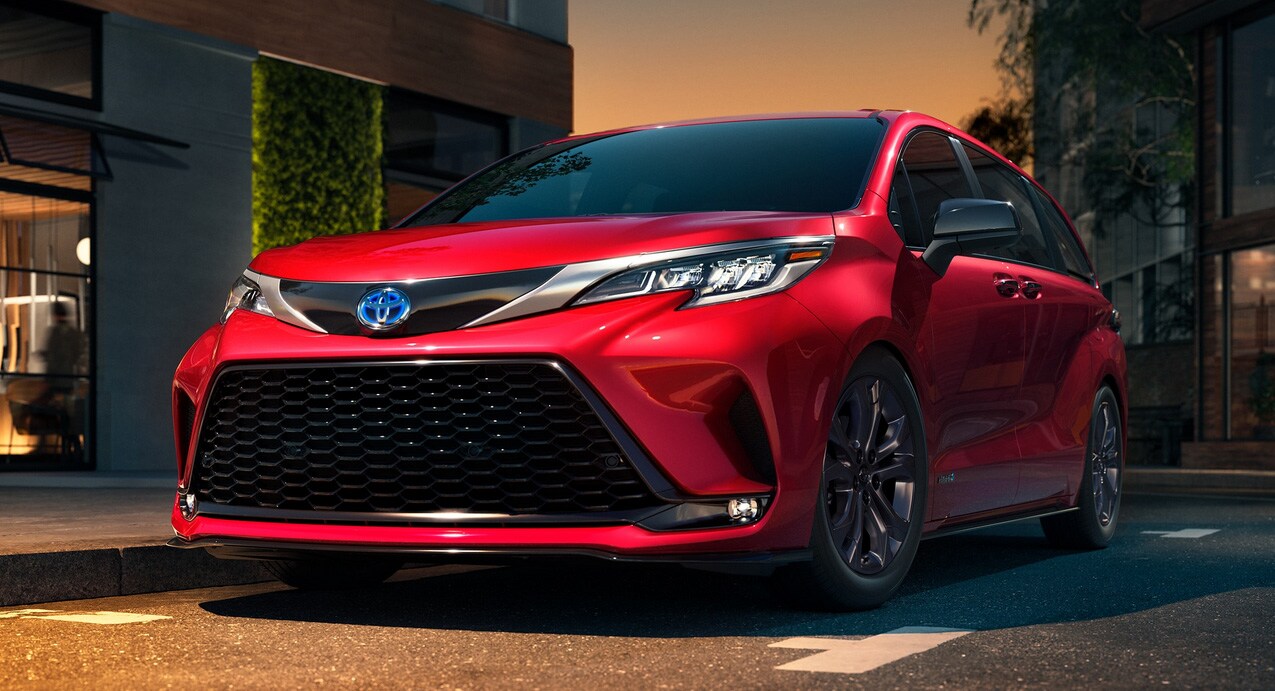 2022 Toyota Sienna Front 2022 Toyota Sienna Front