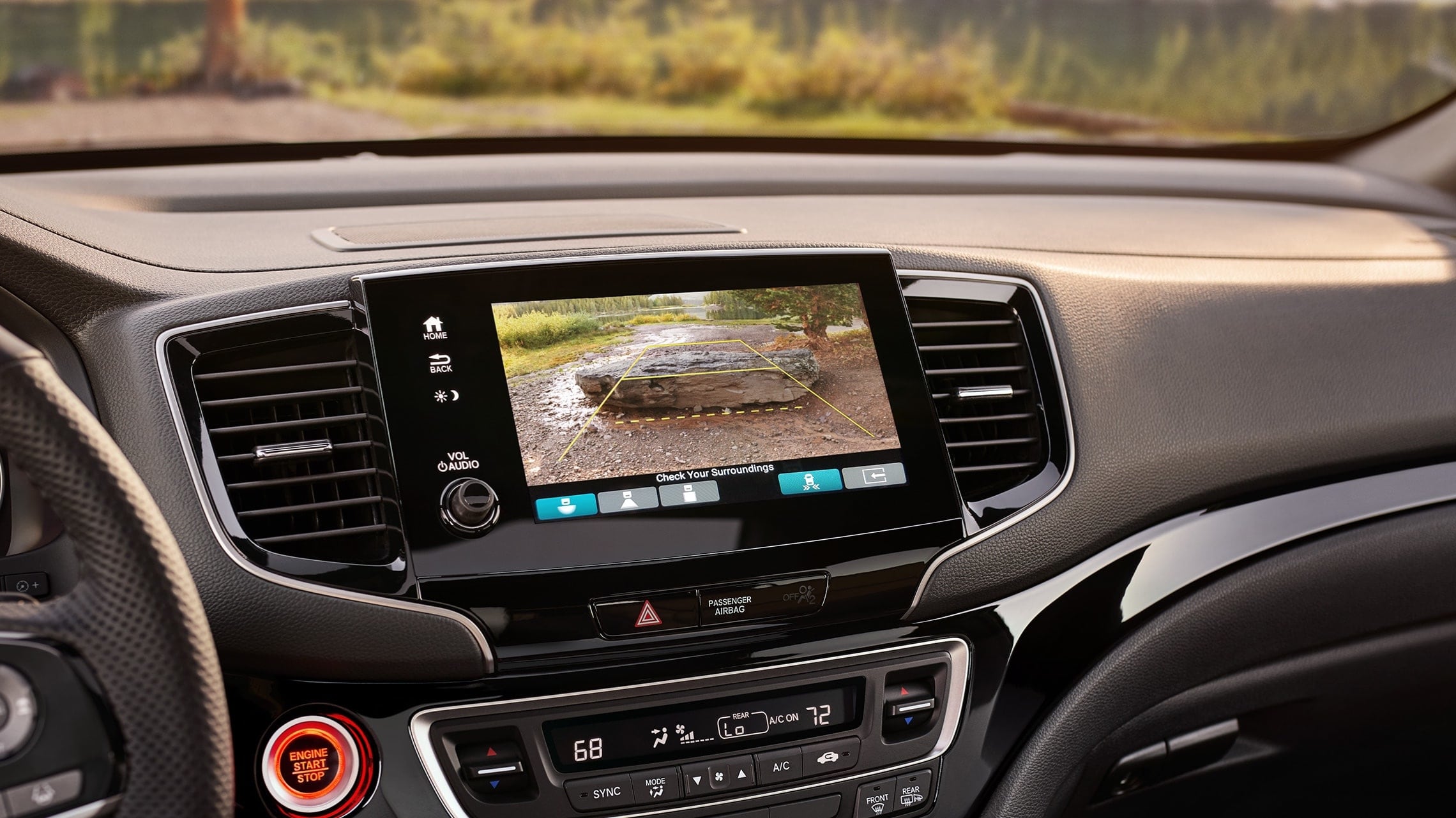 MY19-passport-feat-blade-tech-peace-of-mind-rearview-camera-1140-2x.jpg