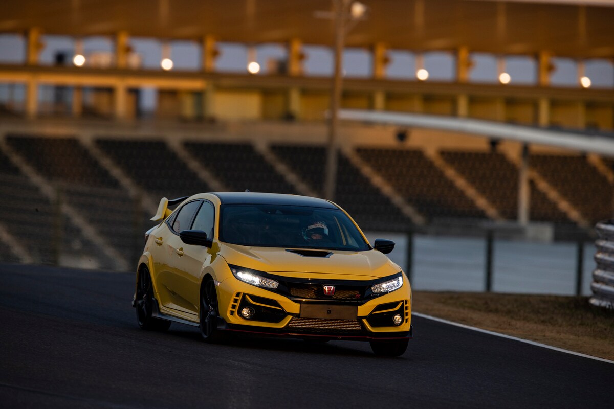 01 2021 Honda Civic Type R Limited Edition at Suzuka Circuit-1200x800.jpg