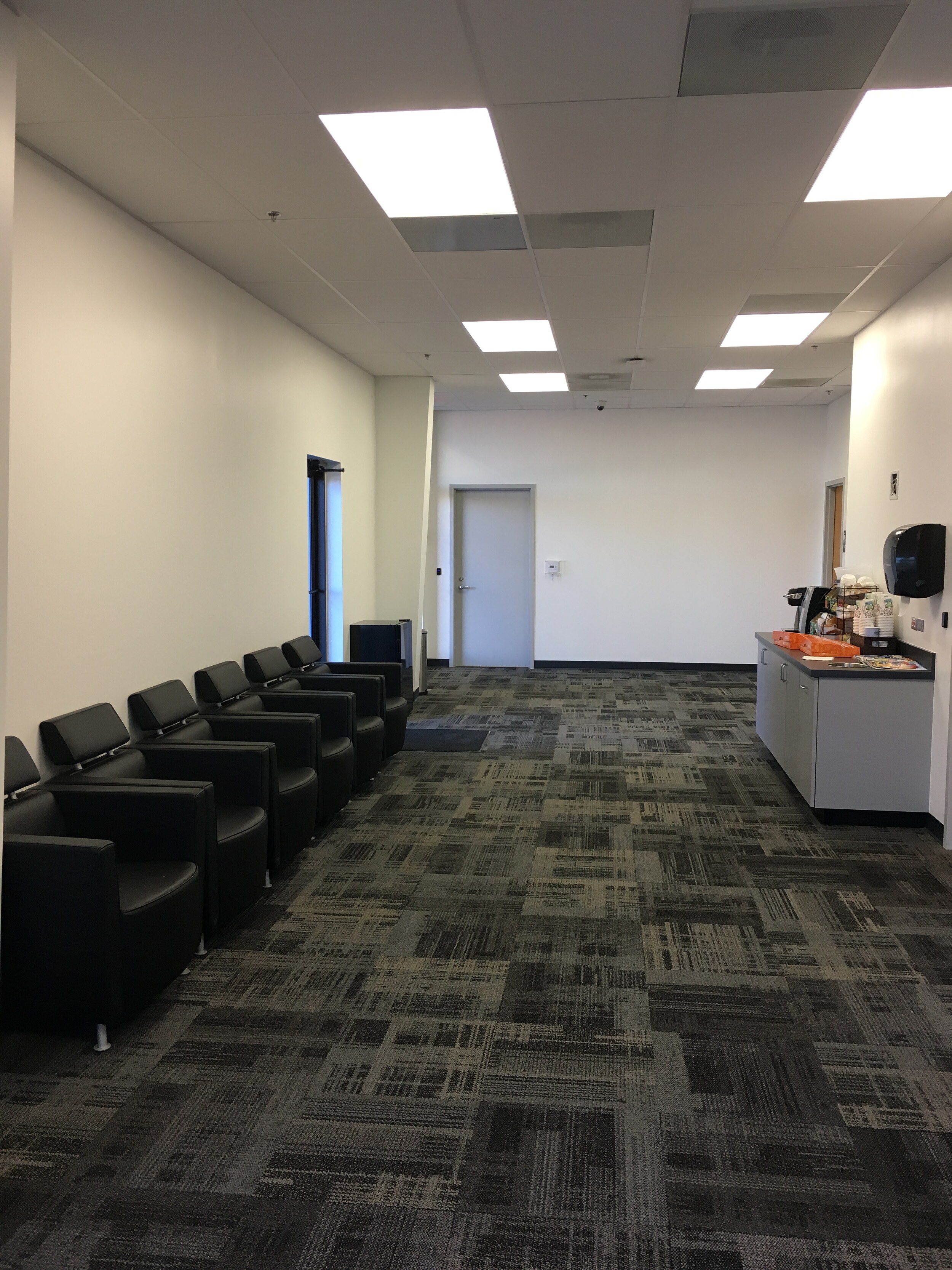 waiting lounge.JPG