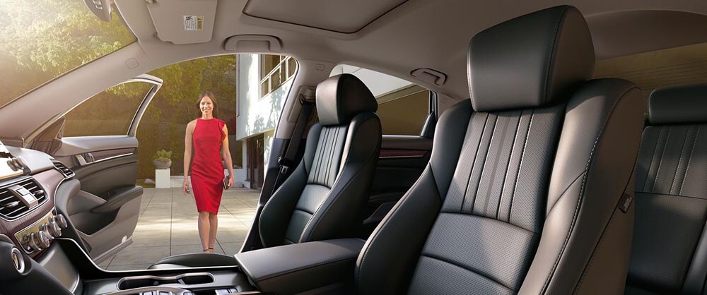 2018-accord-gallery-int-leather-trimmed-front-seat-1400-1x.jpg