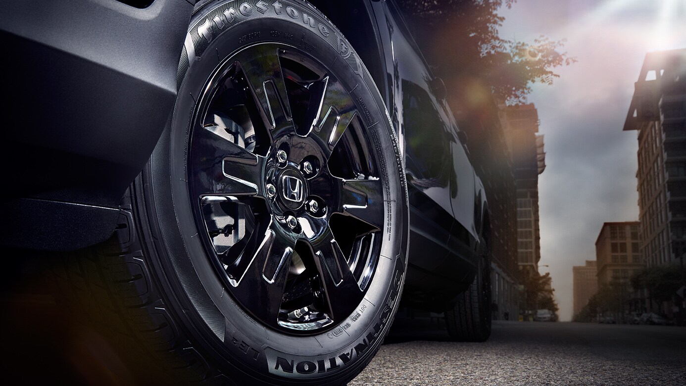 2018-honda-ridgeline-gloss-black-alloy-rims.jpg