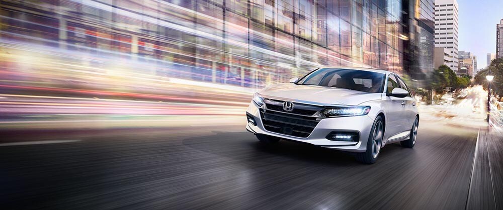 2018-accord-gallery-ext-touring-silver-in-city-1400-1x (1).jpg