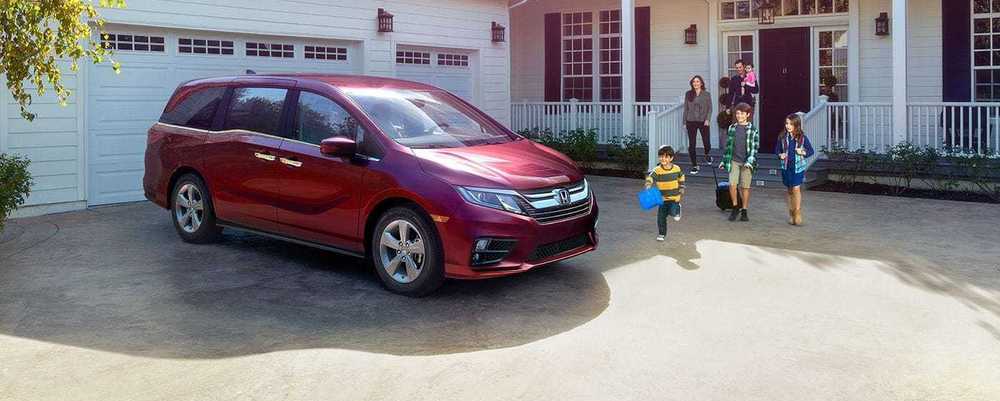 2019 Honda Odyssey Family.jpg
