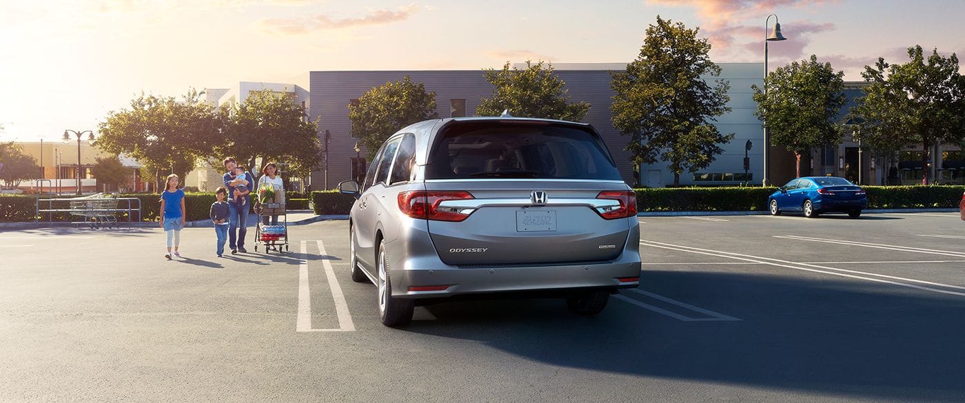 2018-honda-odyssey-elite-parking-lot.jpg