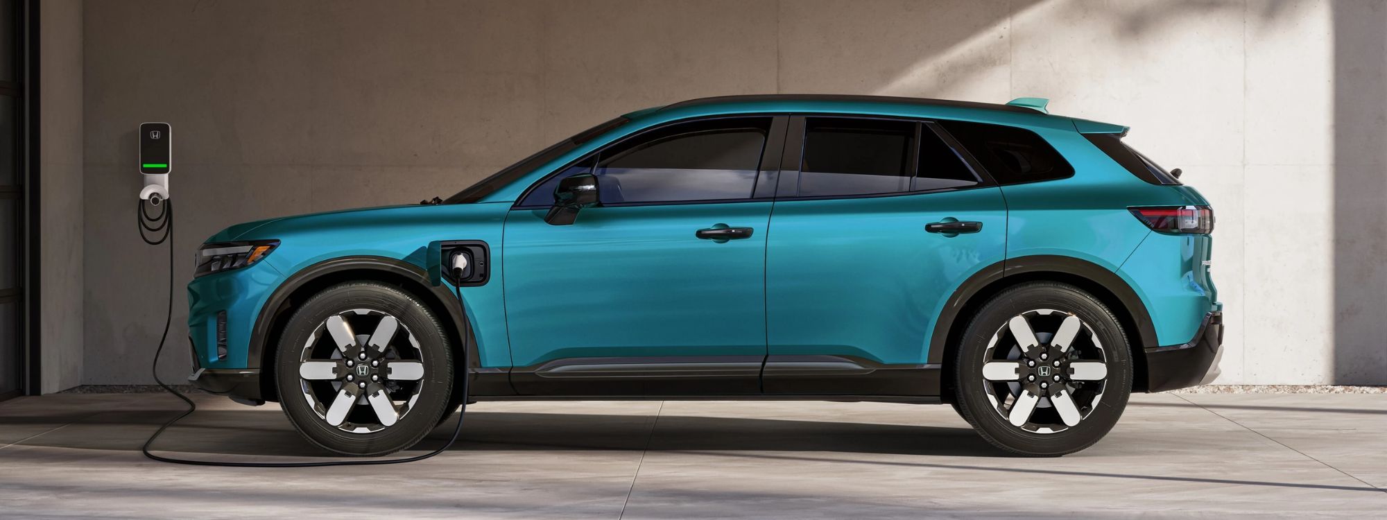 Honda_2024_Prologue_Charging.jpg
