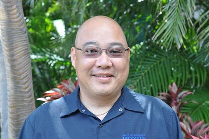 Staff member Jay Harada from ID_f8ea6a