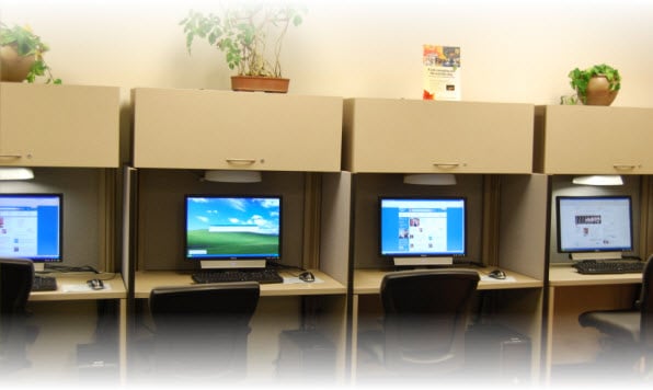 customer lounge, free internet, free wifi and use of computers